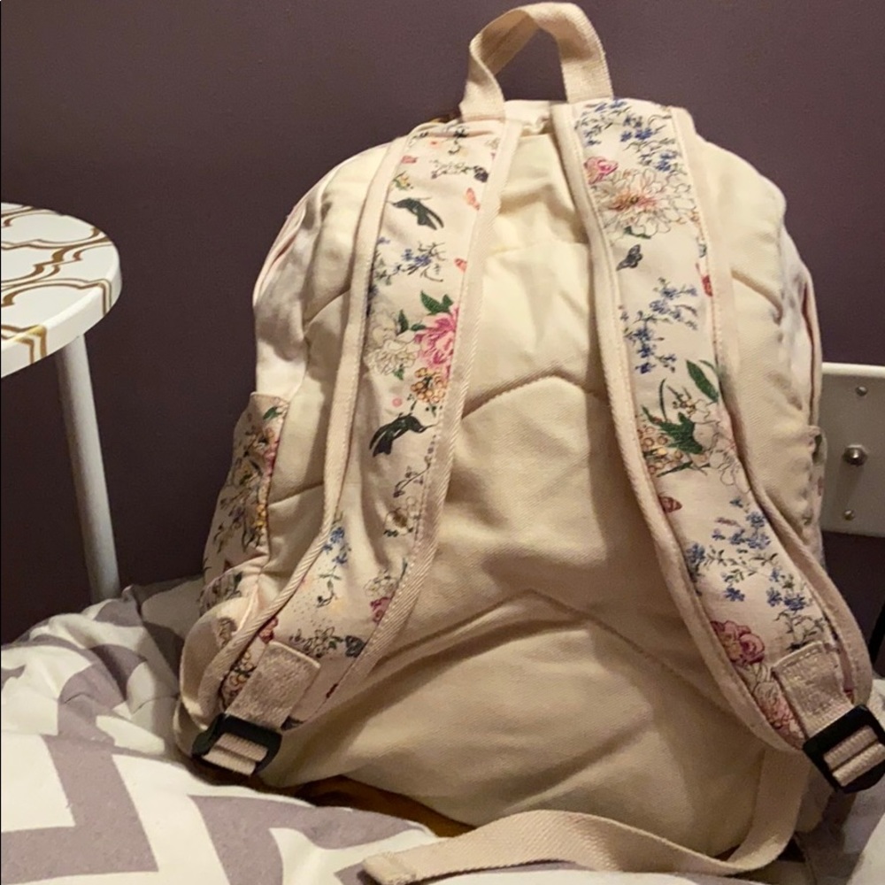 Backpack - Picture 3 of 5